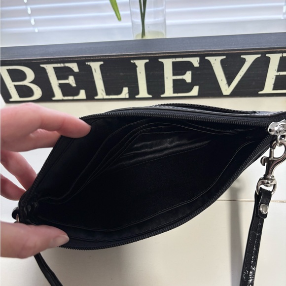 Coach wristlet-Like New - Picture 3 of 8